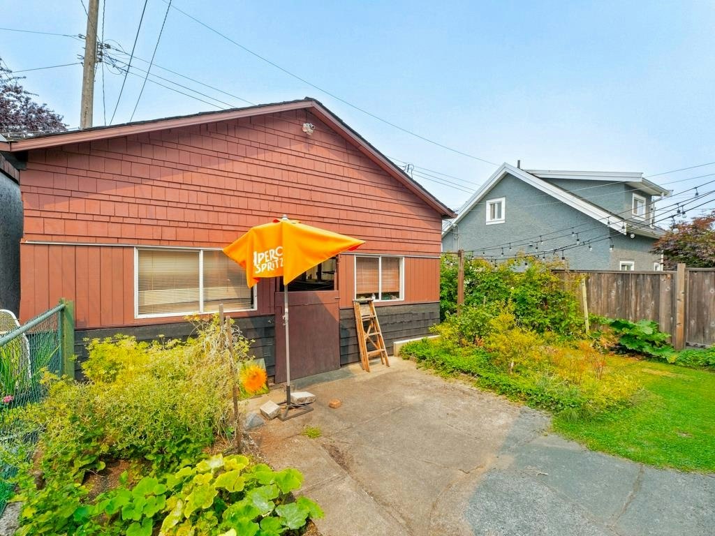 3017 E 17th Avenue, Vancouver, BC, V5M 2N5 - 31