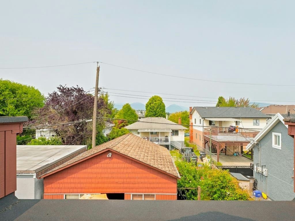 3017 E 17th Avenue, Vancouver, BC, V5M 2N5 - 14