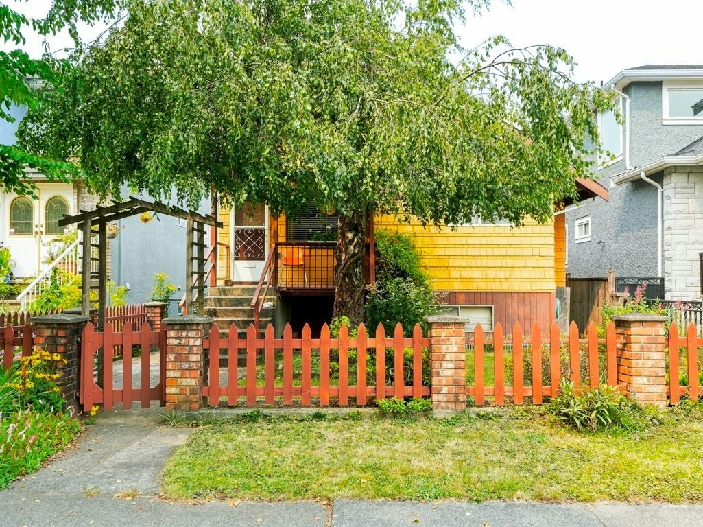3017 E 17th Avenue, Vancouver, BC, V5M 2N5 - 32