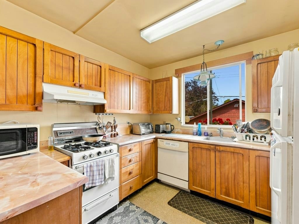 3017 E 17th Avenue, Vancouver, BC, V5M 2N5 - 9