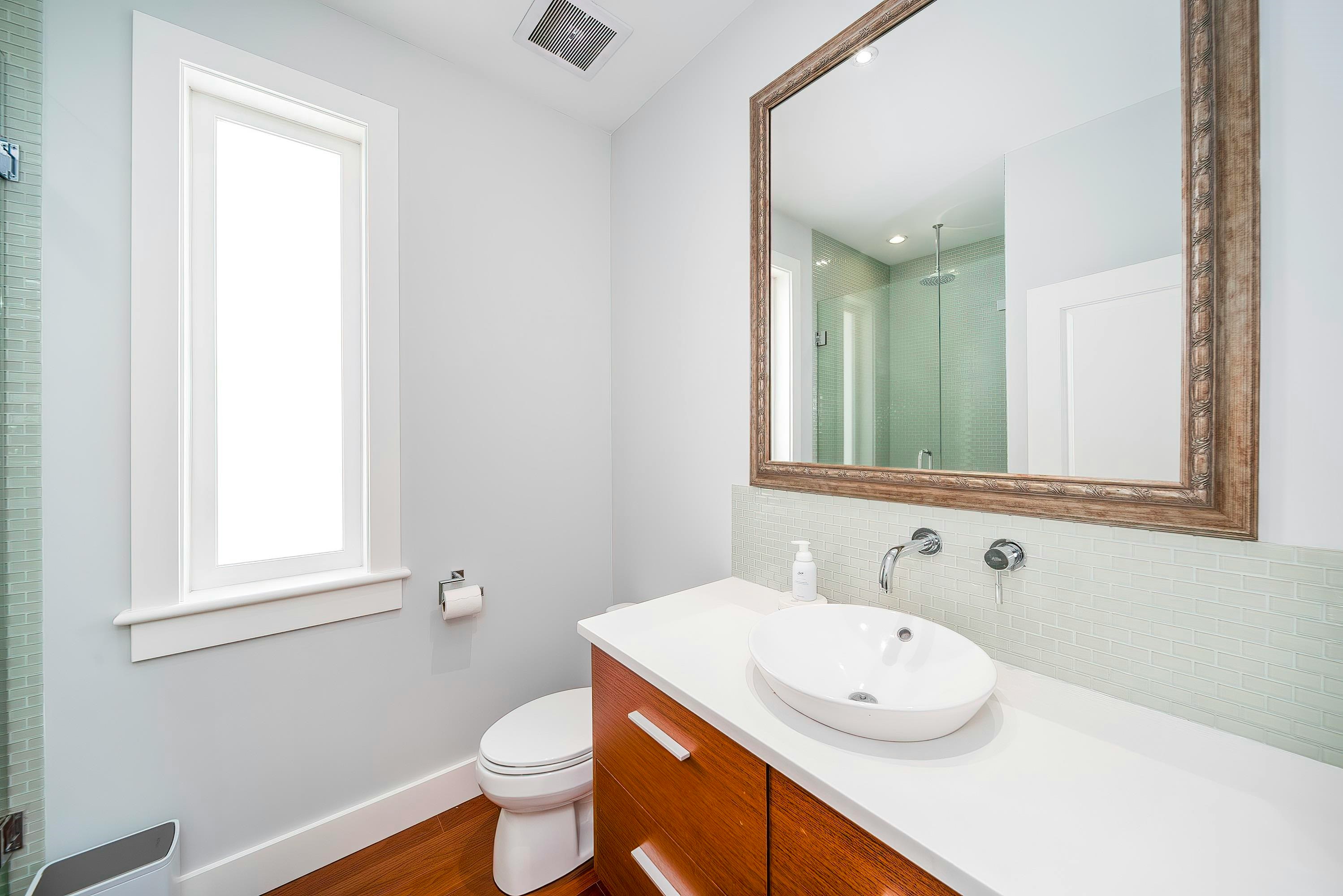 18 Hythe Avenue, Burnaby, BC, V5B 3H7 - 15