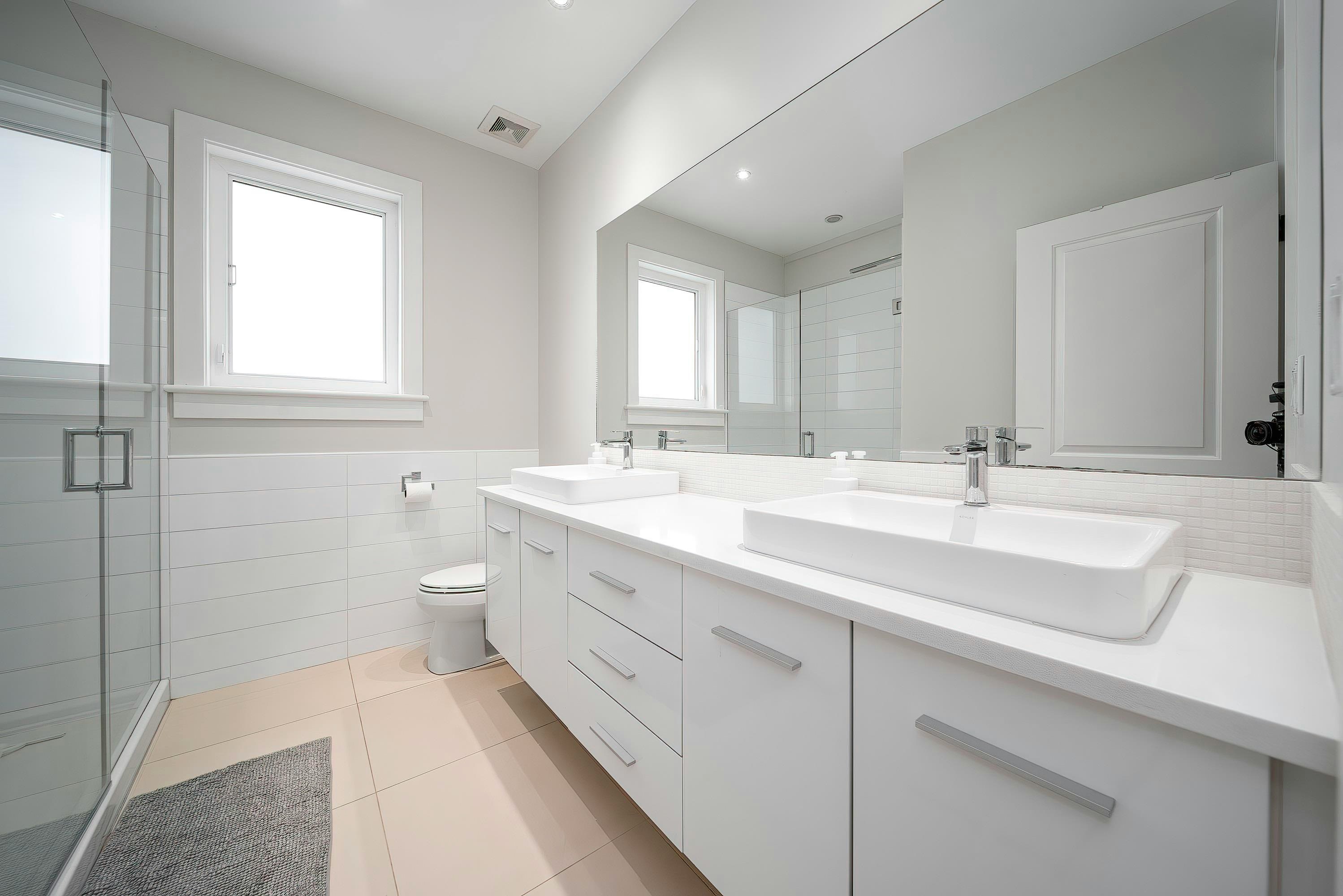 18 Hythe Avenue, Burnaby, BC, V5B 3H7 - 10