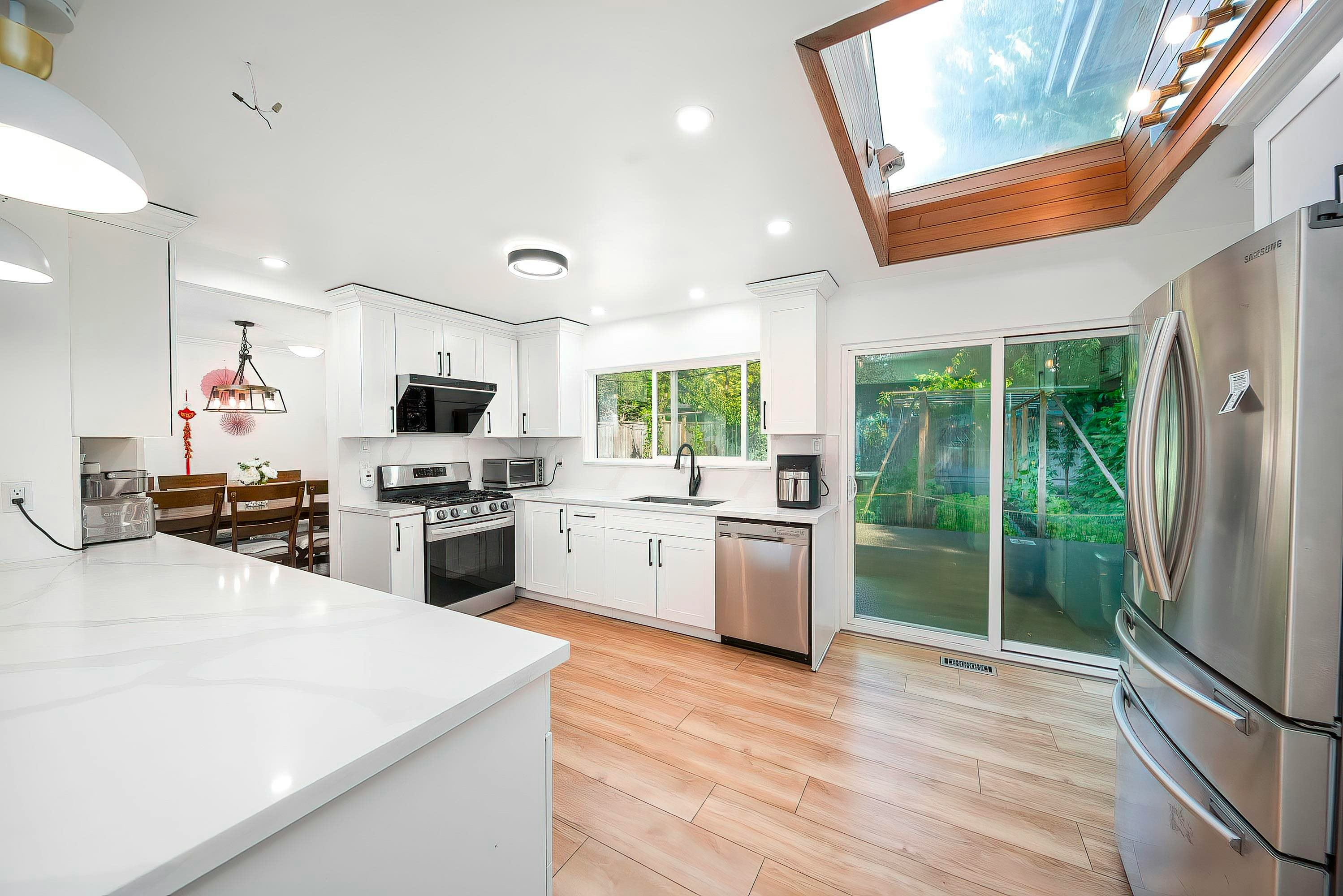 2011 Paulus Cres, Burnaby, BC, V5A 2M2 - 11