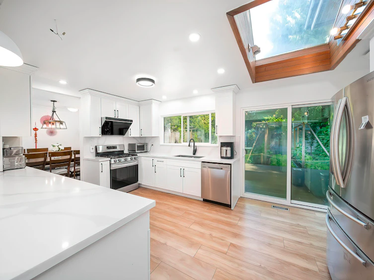 2011 Paulus Cres, Burnaby, BC, V5A 2M2 - 11
