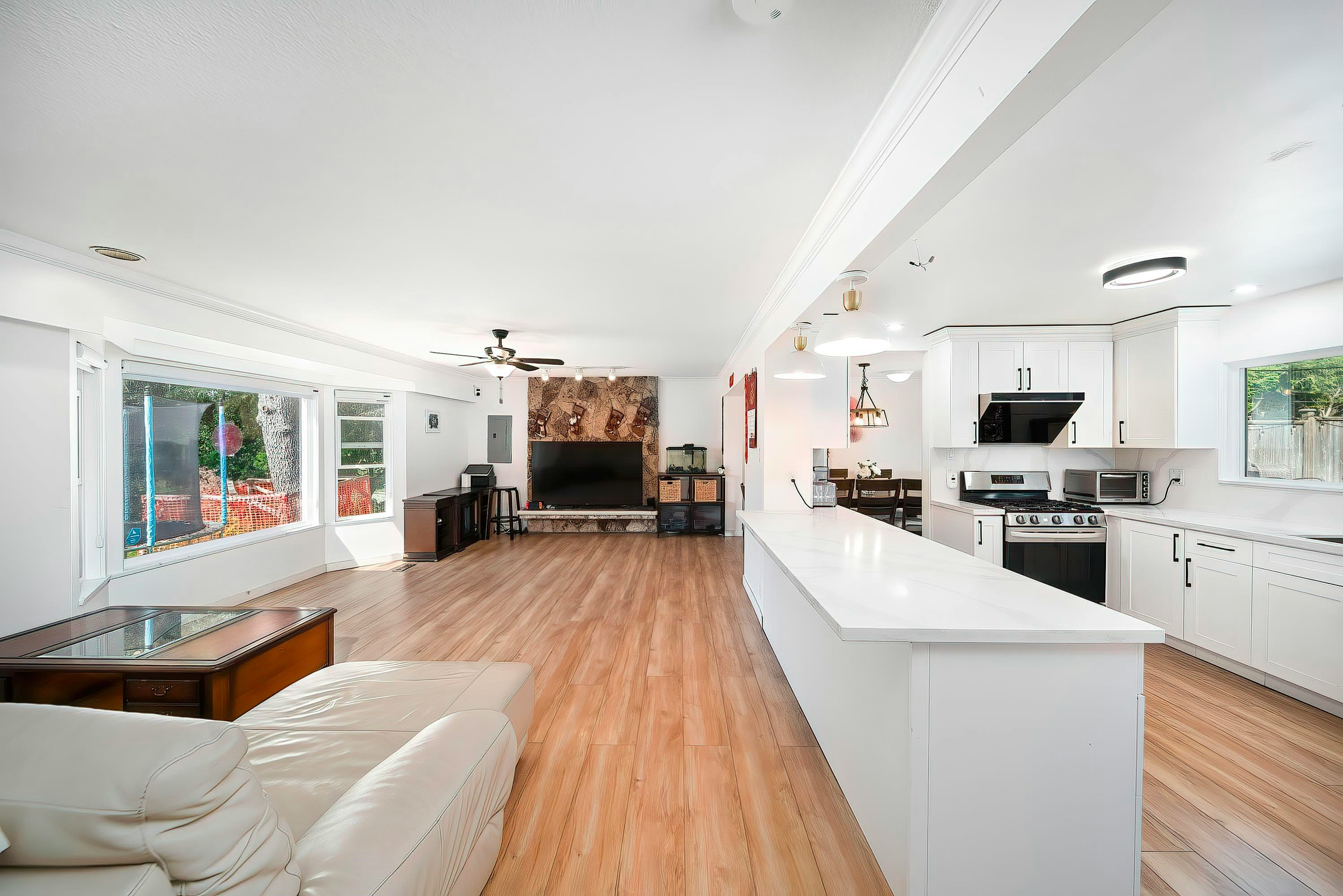 2011 Paulus Cres, Burnaby, BC, V5A 2M2 - 6
