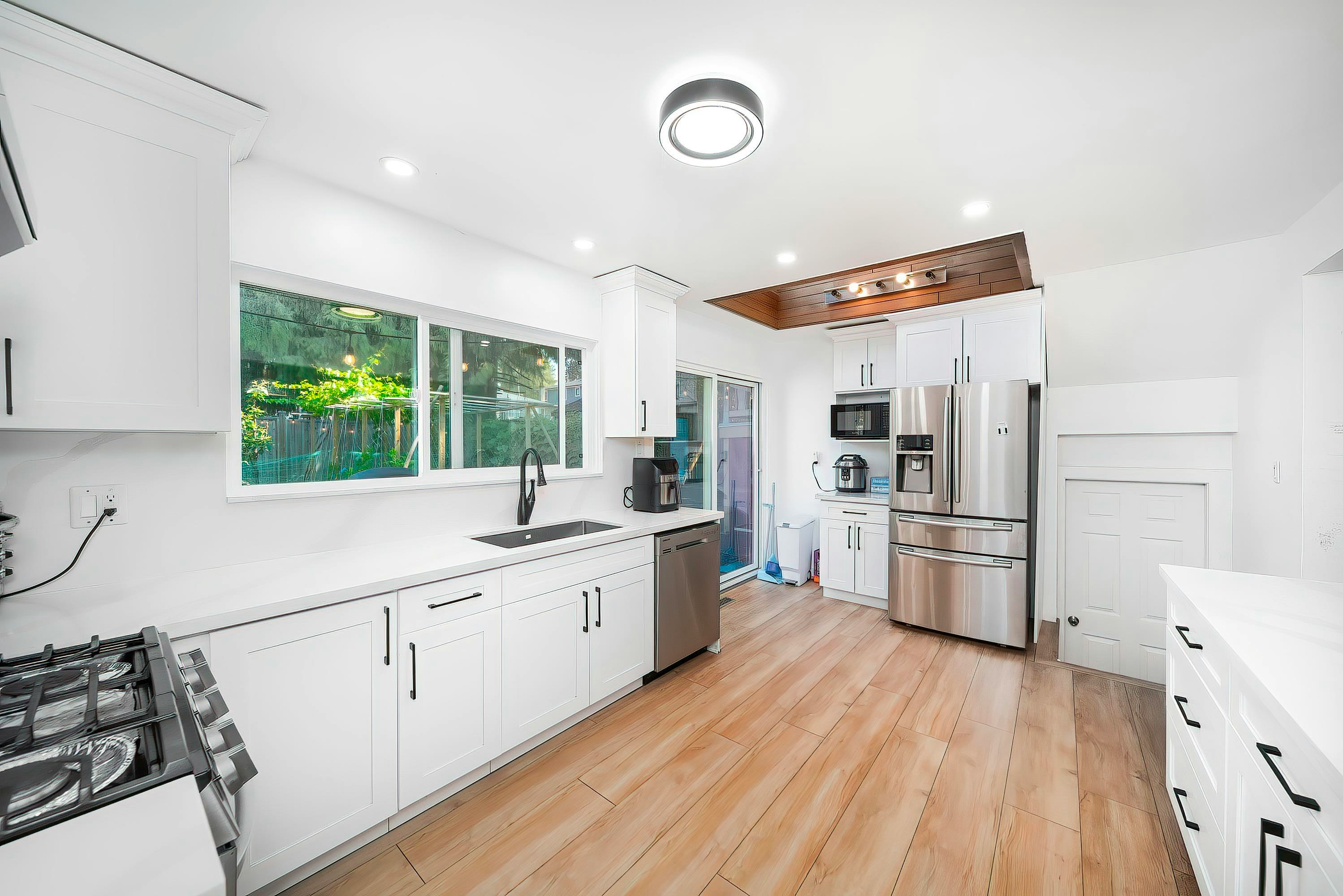 2011 Paulus Cres, Burnaby, BC, V5A 2M2 - 10