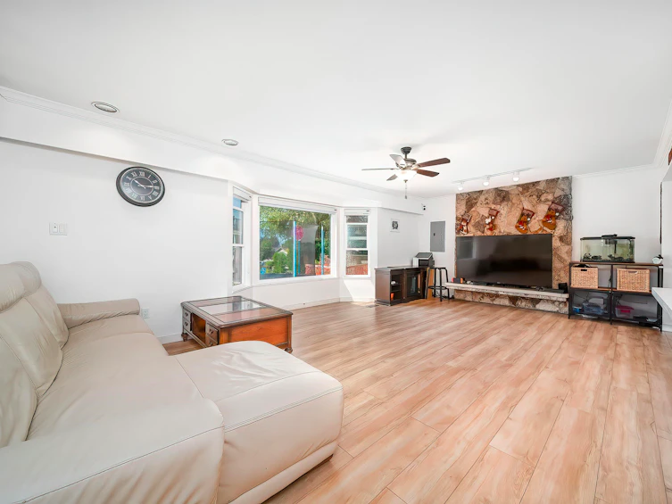 2011 Paulus Cres, Burnaby, BC, V5A 2M2 - 5