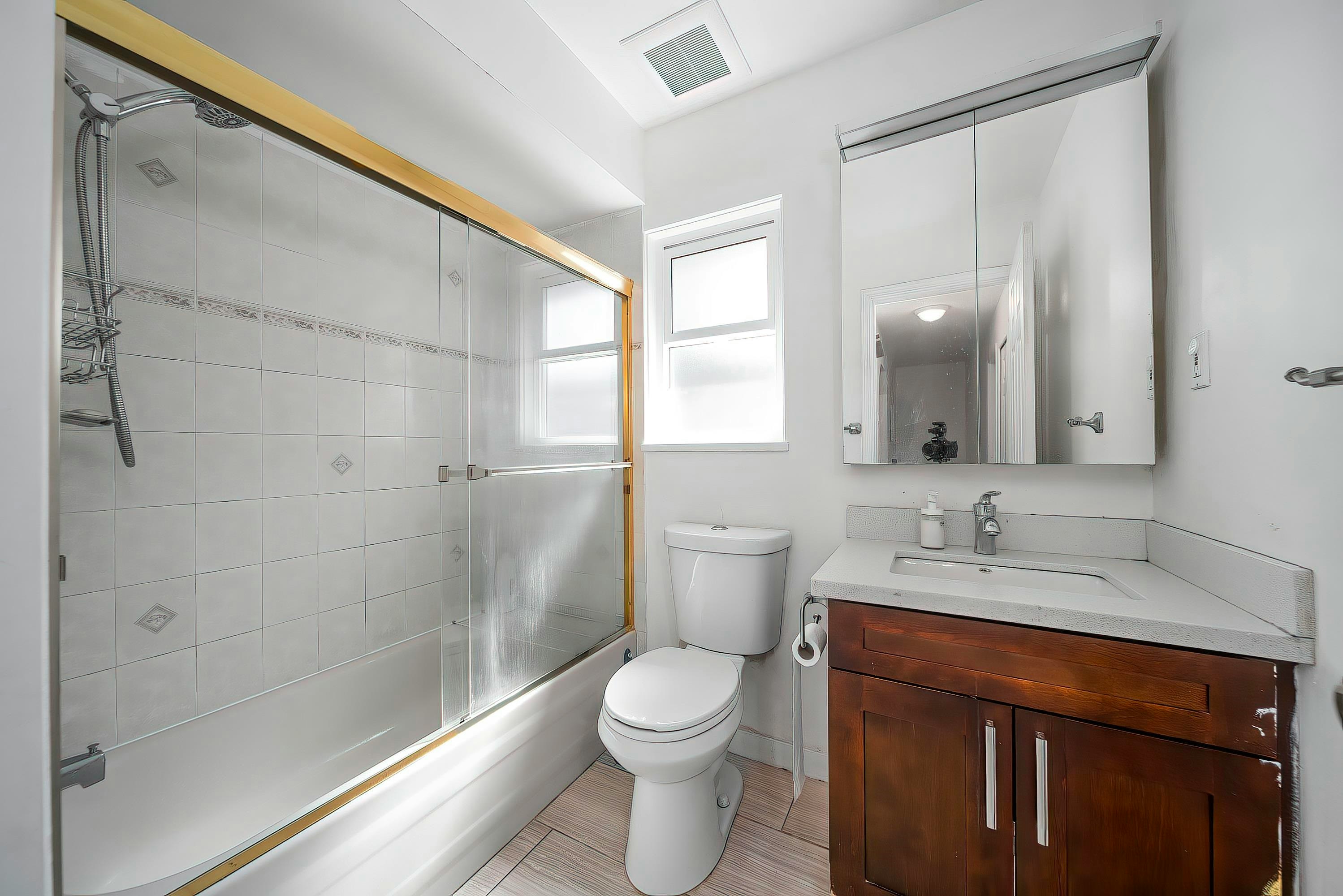 2011 Paulus Cres, Burnaby, BC, V5A 2M2 - 18