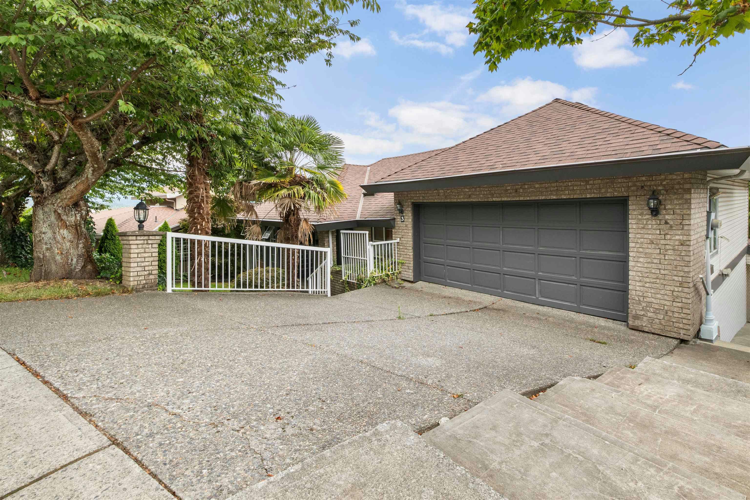 3 Burrard Crescent - 4