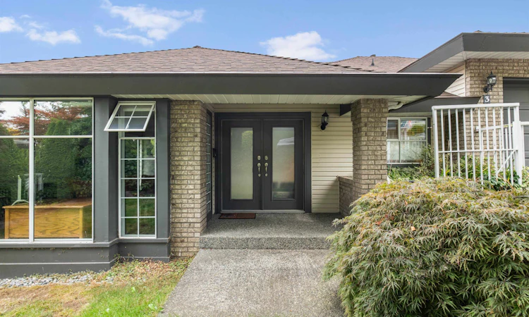 3 Burrard Crescent