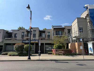 223-1202 London Street - 2