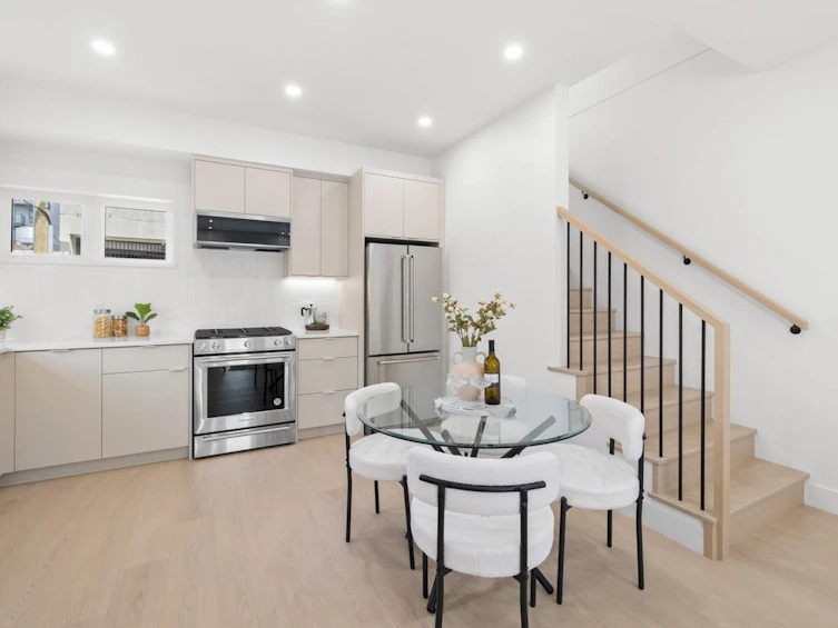 101-2137 E Pender Street, Vancouver, BC, V5L 1X3 - 8