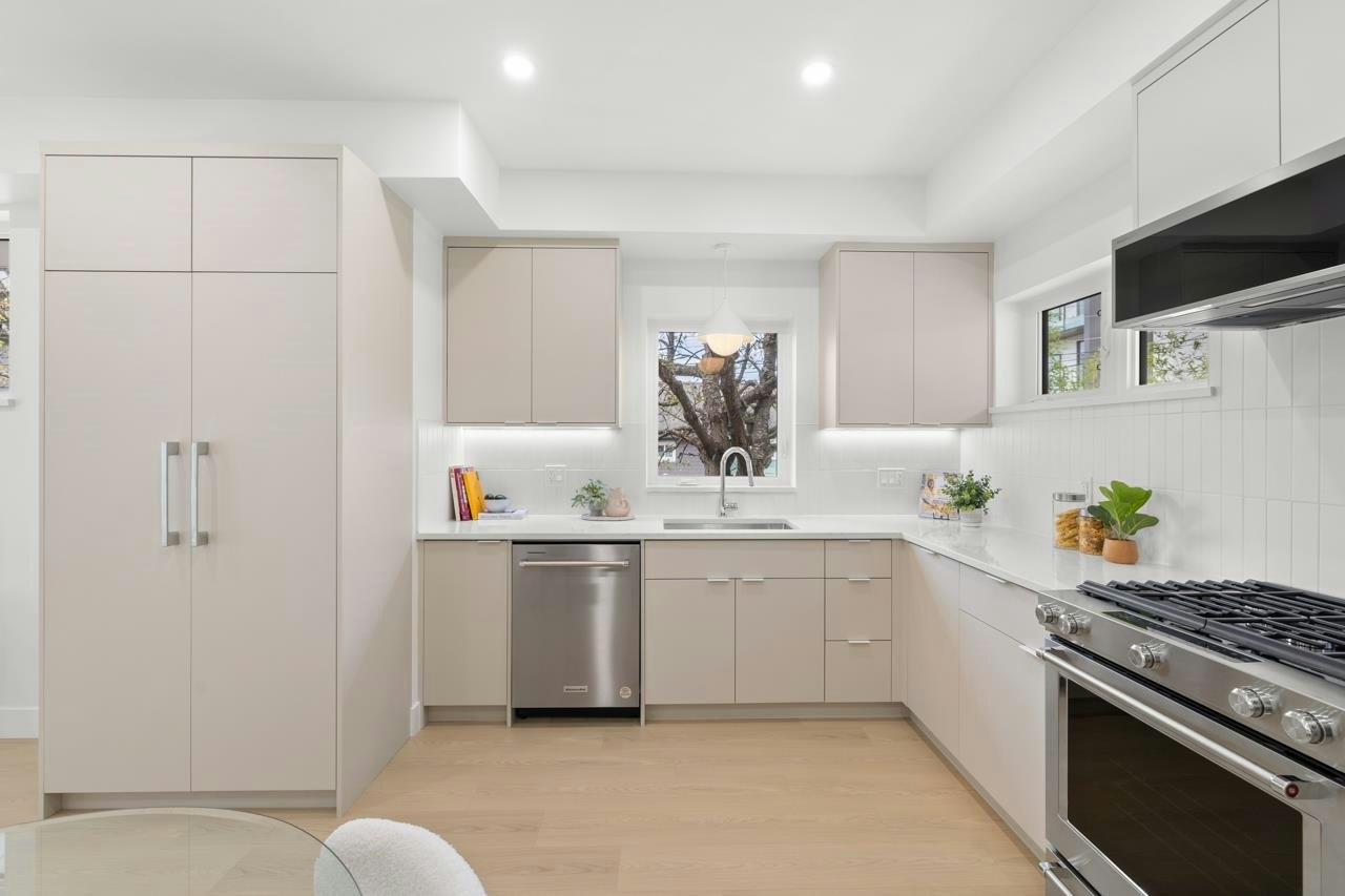 101-2137 E Pender Street, Vancouver, BC, V5L 1X3 - 11
