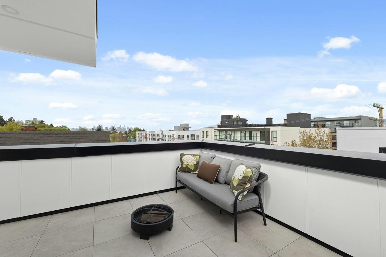 201-2135 E Pender Street, Vancouver, BC, V5L 1X3 - 22