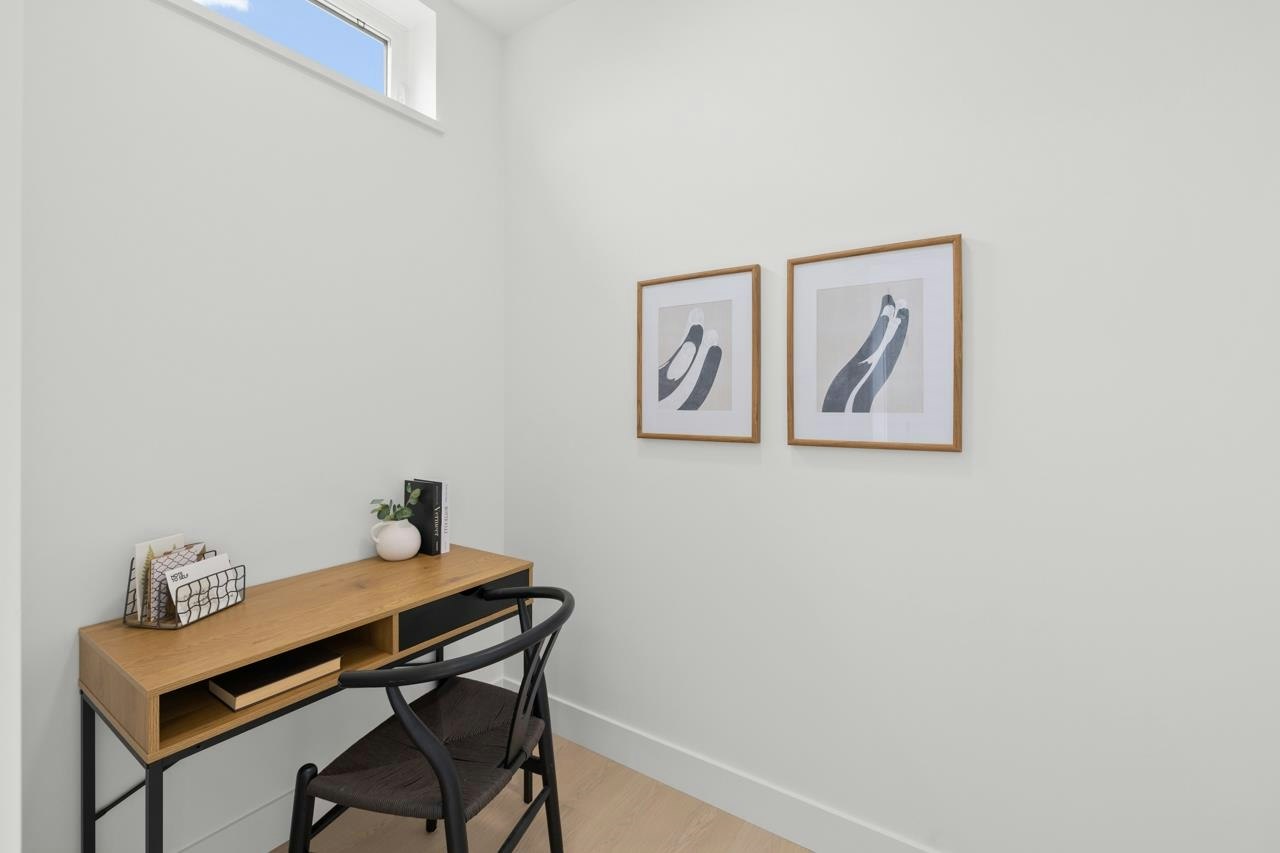 201-2135 E Pender Street, Vancouver, BC, V5L 1X3 - 23