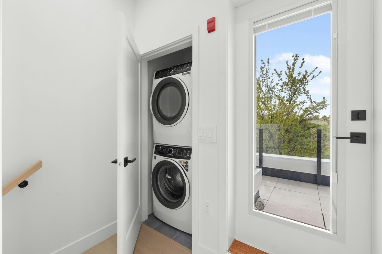 201-2135 E Pender Street, Vancouver, BC, V5L 1X3 - 24