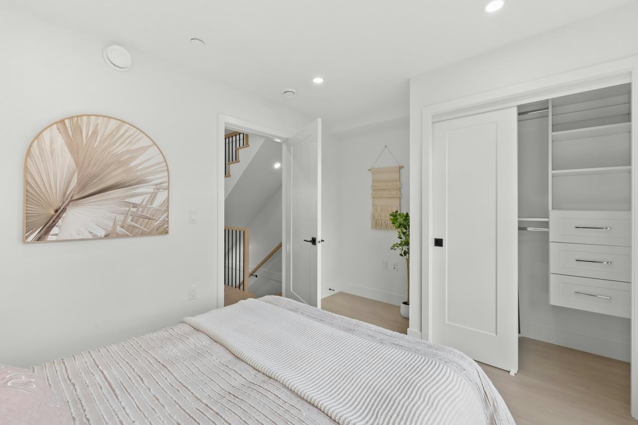 201-2135 E Pender Street, Vancouver, BC, V5L 1X3 - 16