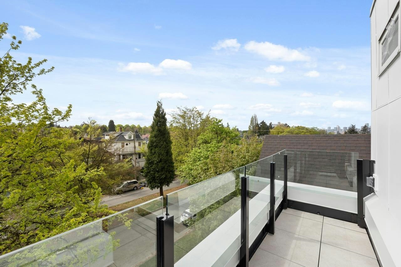 201-2135 E Pender Street, Vancouver, BC, V5L 1X3 - 25