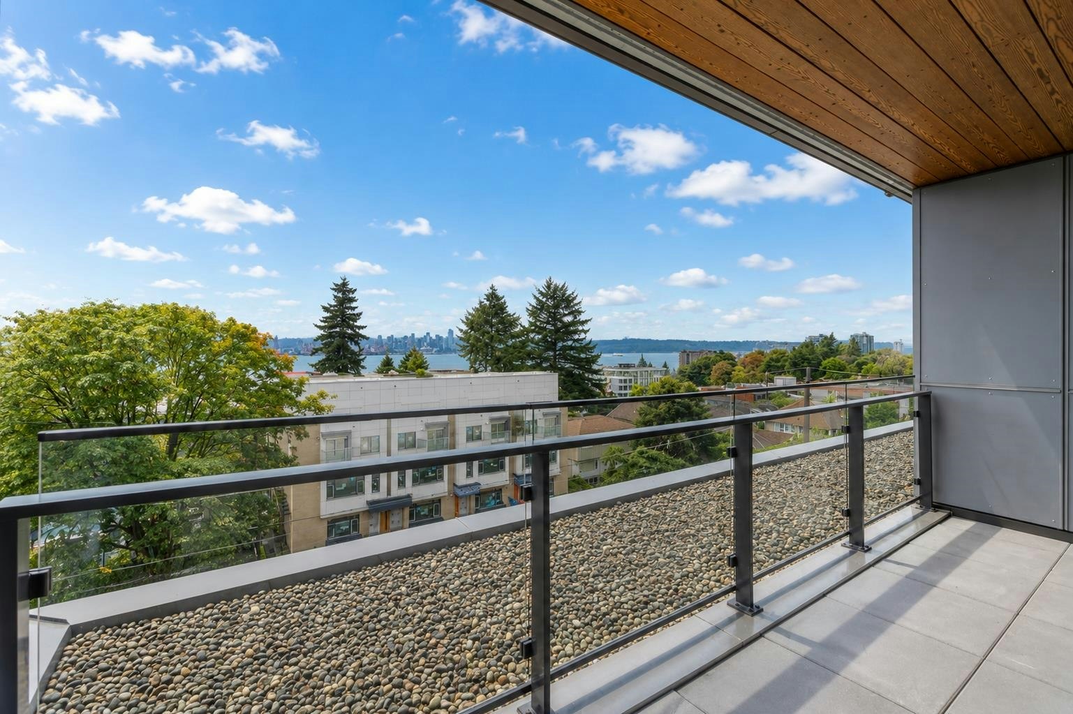 557-422 E 3rd Street, North Vancouver, BC, V7L 0K1 - 8