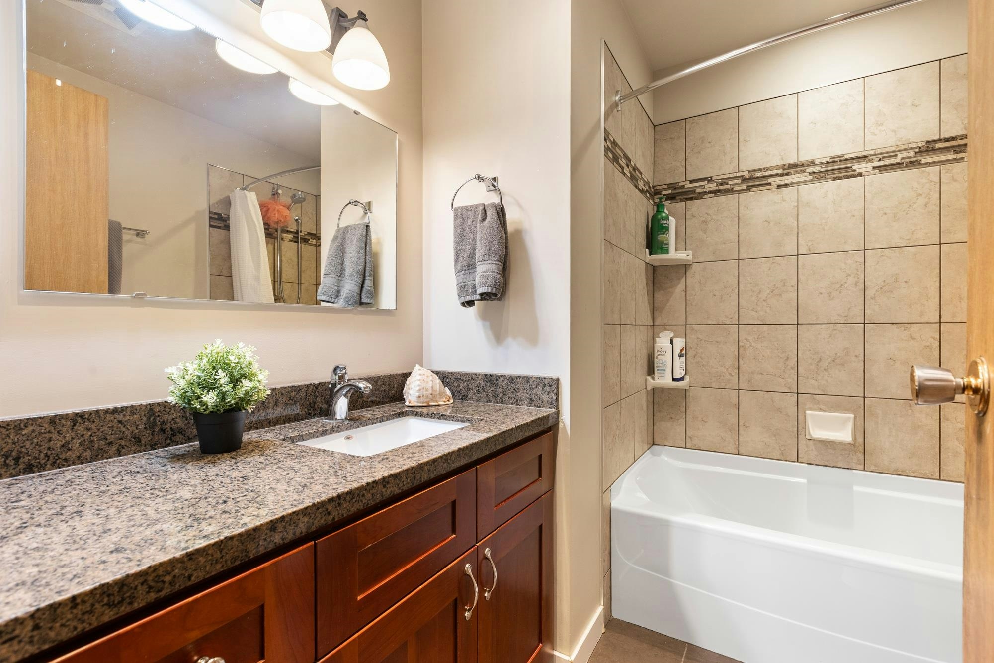10264 Main Street, Delta, BC, V4C 7H3 - 17
