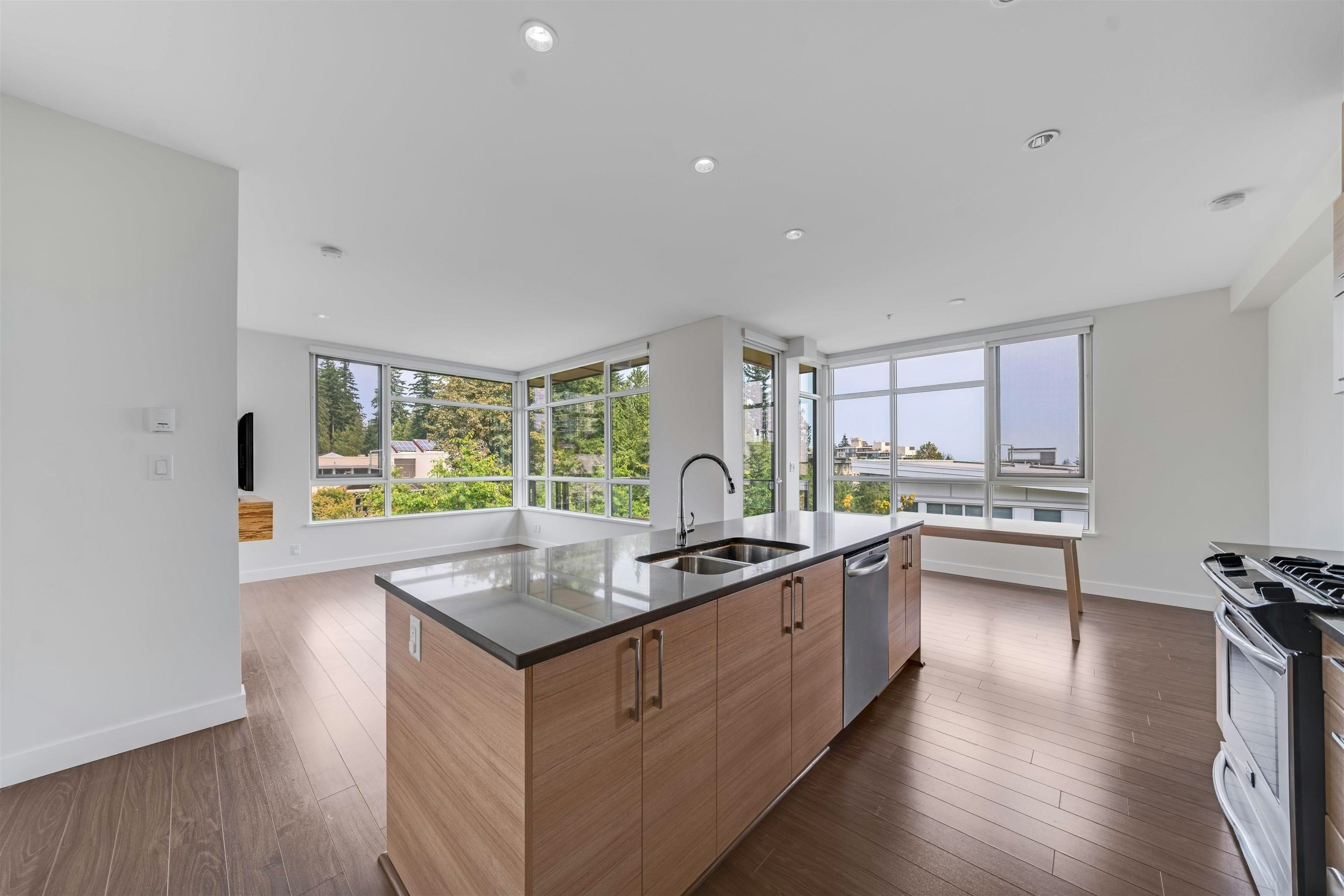 412-9150 University High Street, Burnaby, BC, V5A 0C5
