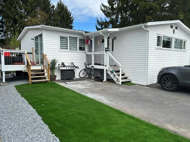 212-201 Cayer Street, Coquitlam, BC, V3K 5A9