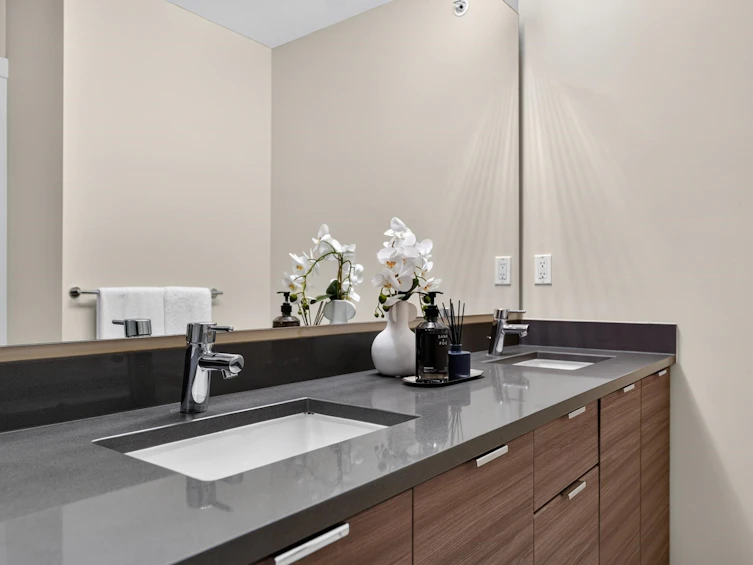 515-2665 Mountain Highway, North Vancouver, BC, V7J 0A8 - 32