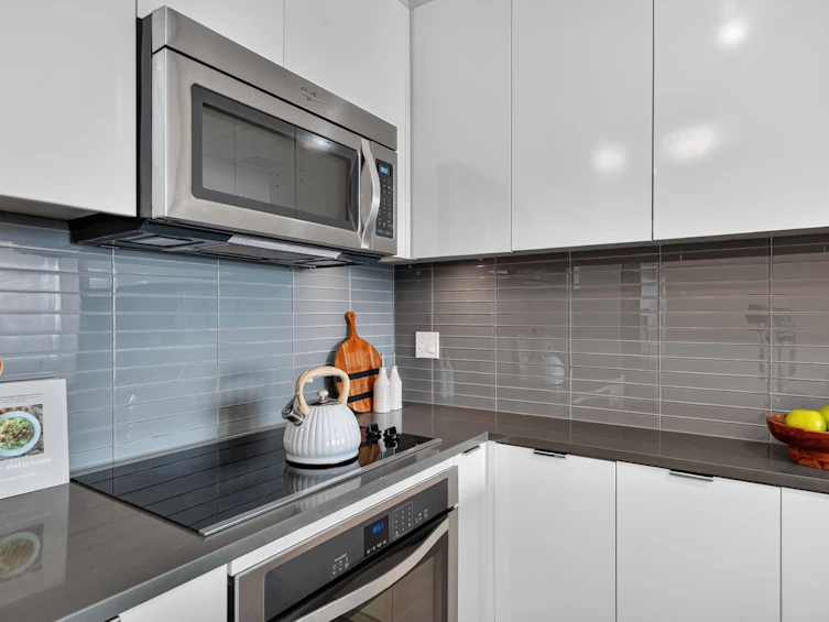 515-2665 Mountain Highway, North Vancouver, BC, V7J 0A8 - 24