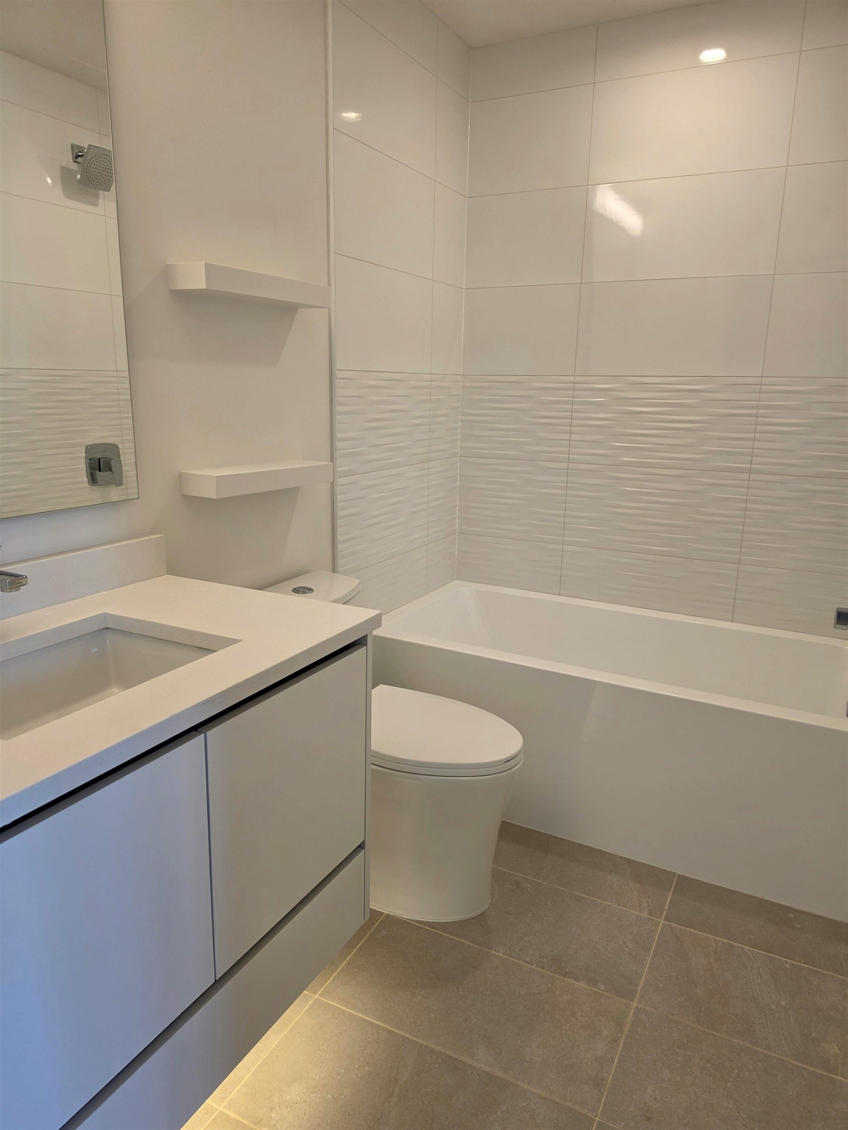 310-8398 Oak Street, Vancouver, BC, V6P 0L9 - 5