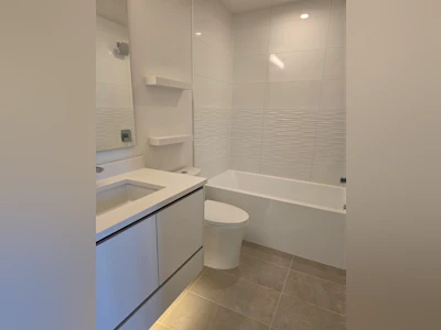 310-8398 Oak Street - 5