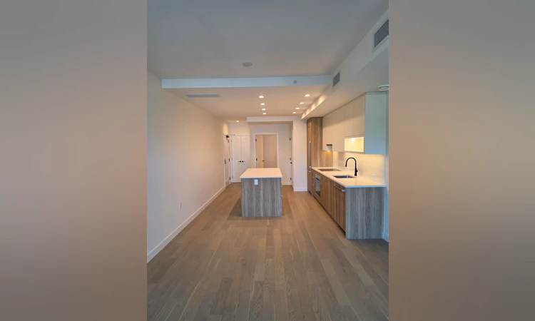 310-8398 Oak Street