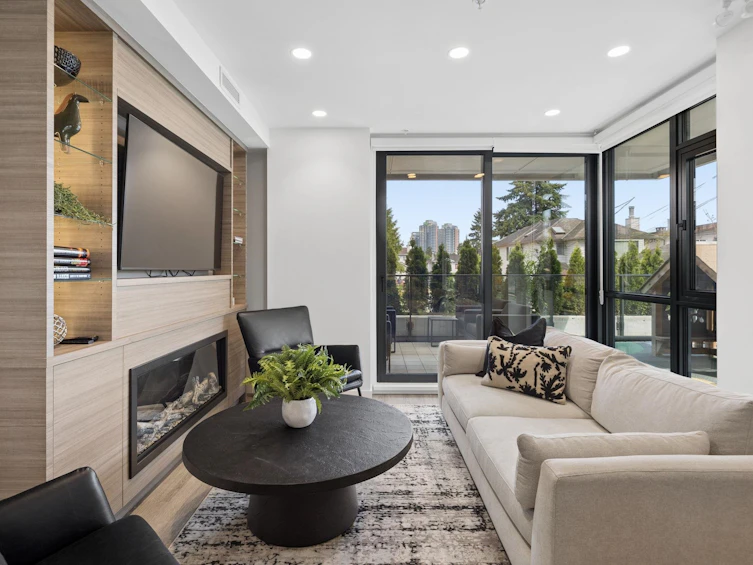 310-8398 Oak Street, Vancouver, BC, V6P 0L9 - 12