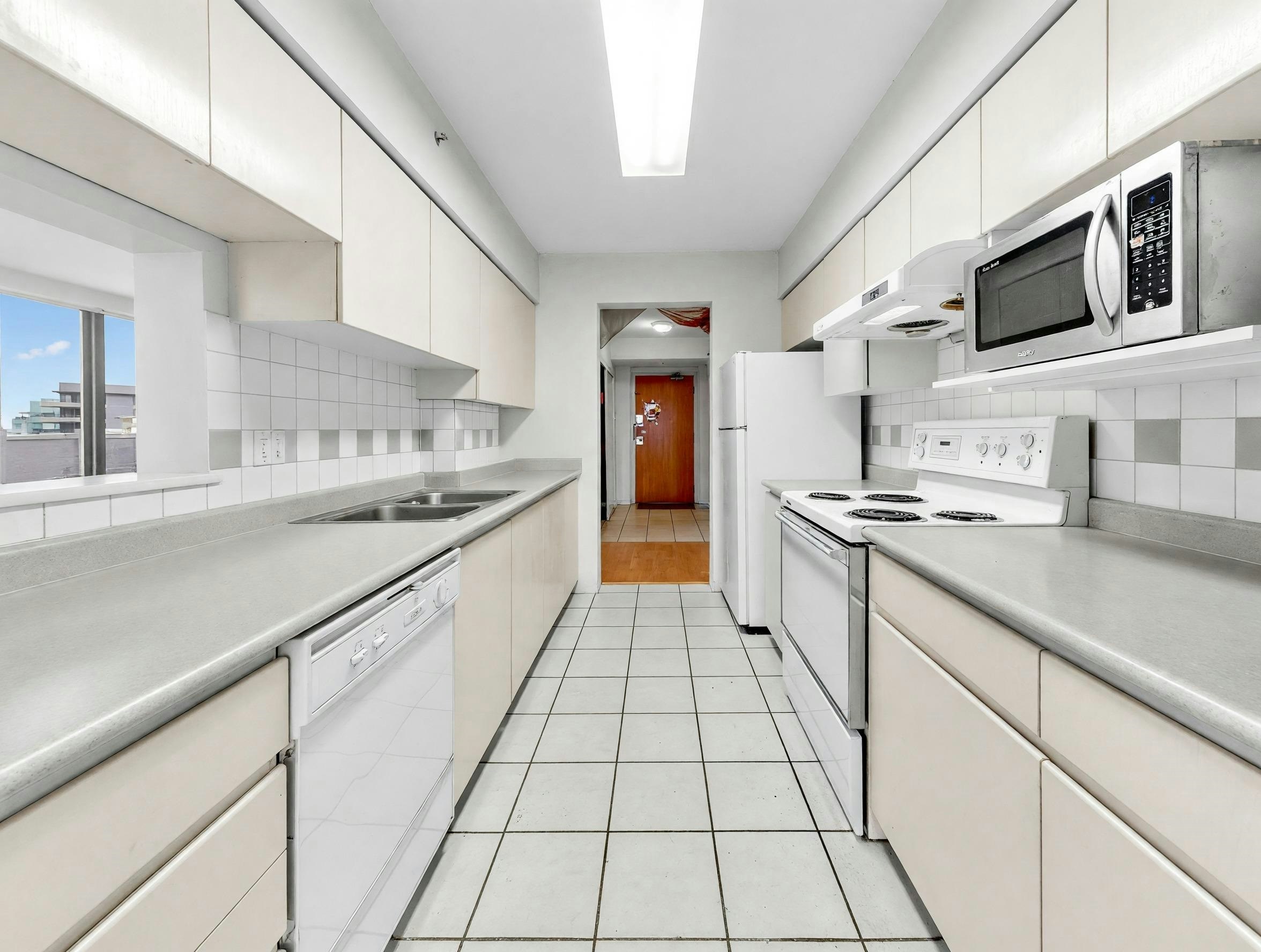 1302-8246 Lansdowne Road, Richmond, BC, V6X 3Y4 - 10