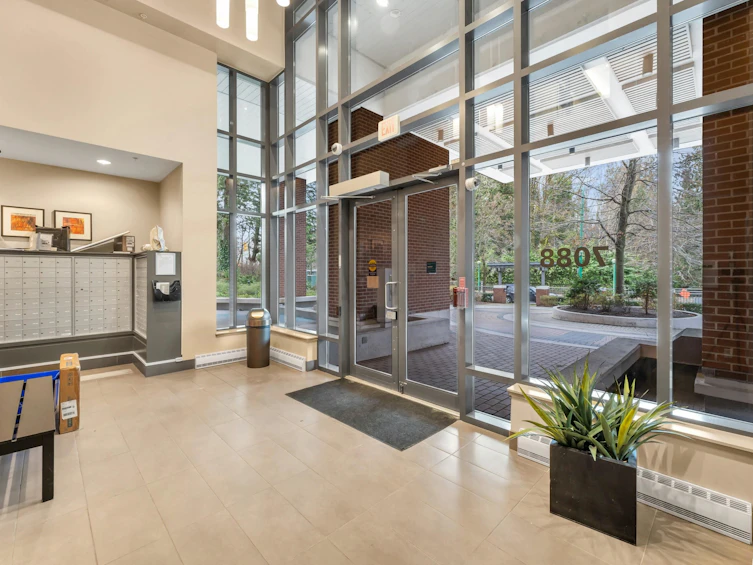 2902-7088 18th Avenue, Burnaby, BC, V3N 0A2 - 18