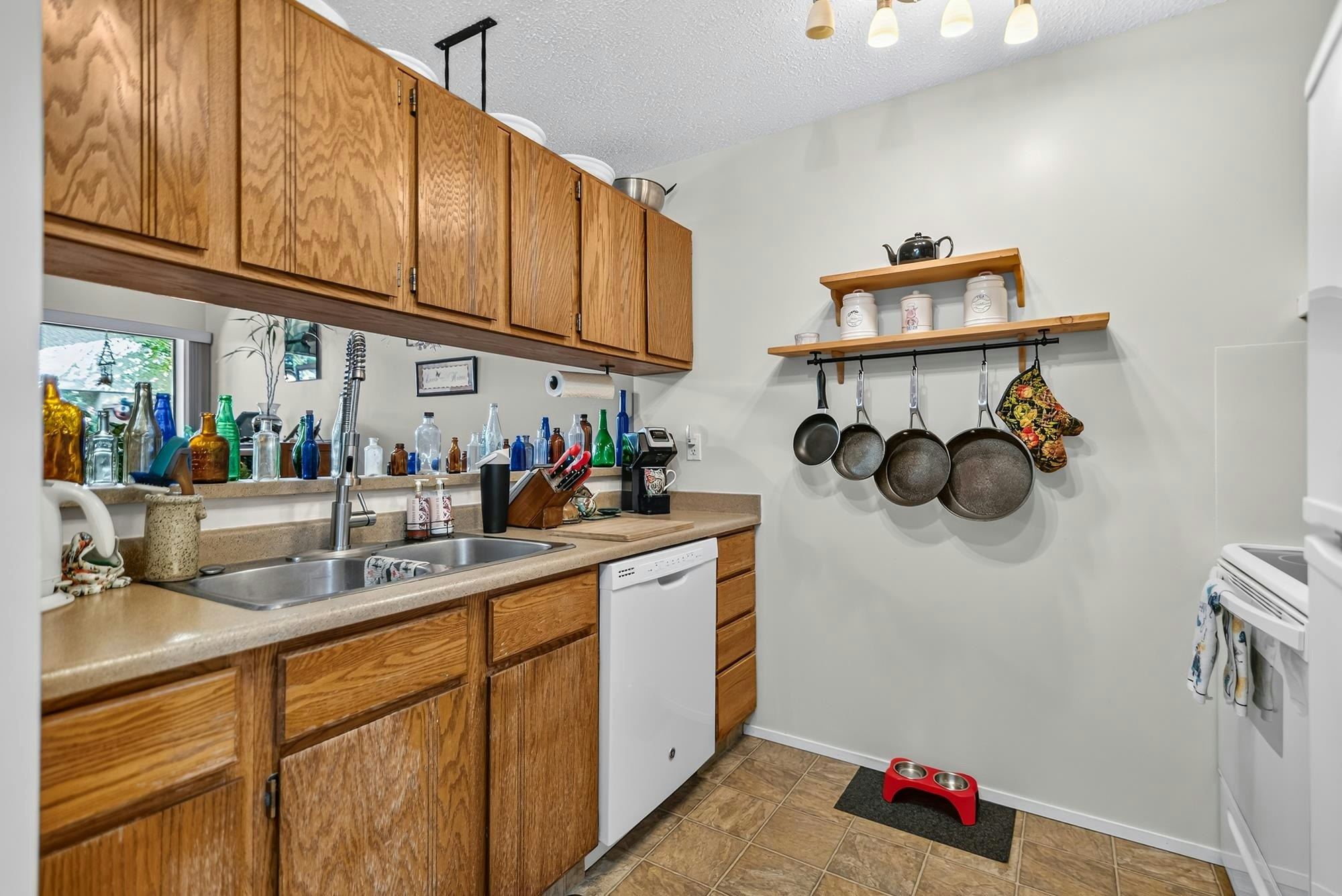 837 North Road, Gibsons, BC, V0N 1V9 - 4