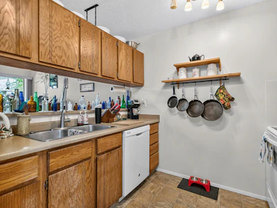 837 North Road - 4