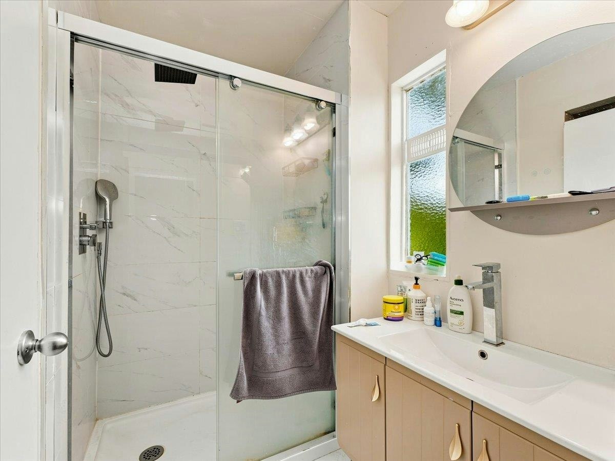 787 Roslyn Boulevard, North Vancouver, BC, V7G 1P4 - 27