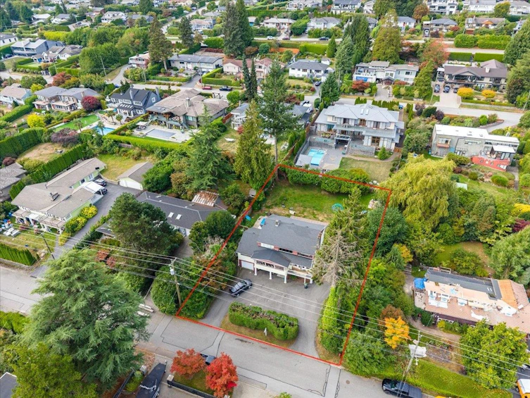 787 Roslyn Boulevard, North Vancouver, BC, V7G 1P4 - 5