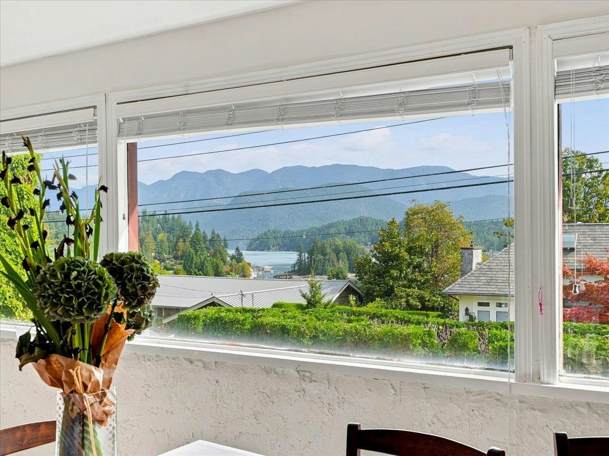 787 Roslyn Boulevard, North Vancouver, BC, V7G 1P4 - 19