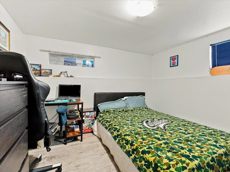 787 Roslyn Boulevard, North Vancouver, BC, V7G 1P4 - 37