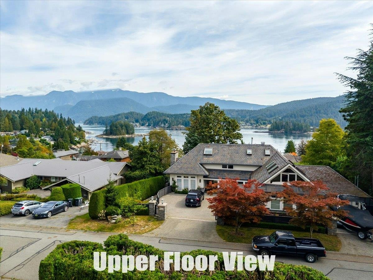 787 Roslyn Boulevard, North Vancouver, BC, V7G 1P4 - 13