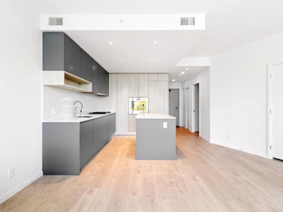 422-6808 Minoru Boulevard - 3