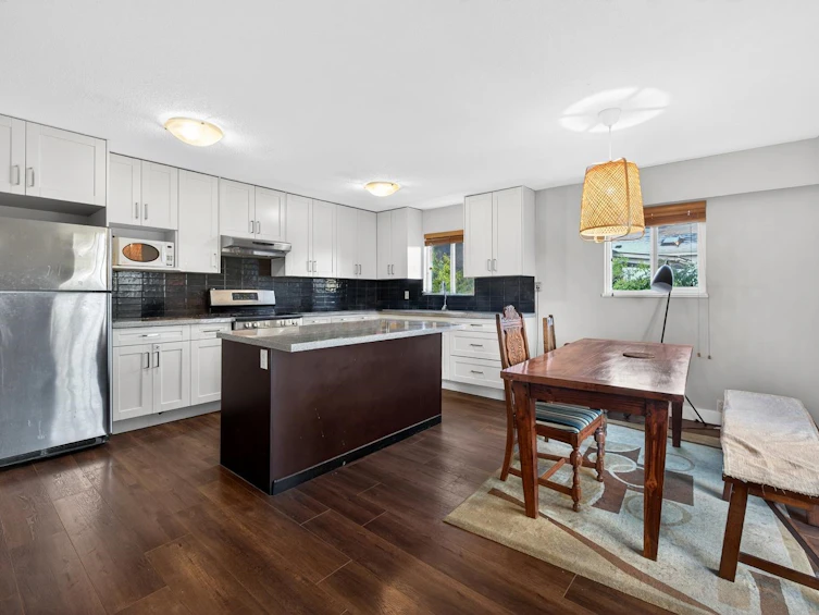 557 E 21st Avenue, Vancouver, BC, V5V 1R5 - 9