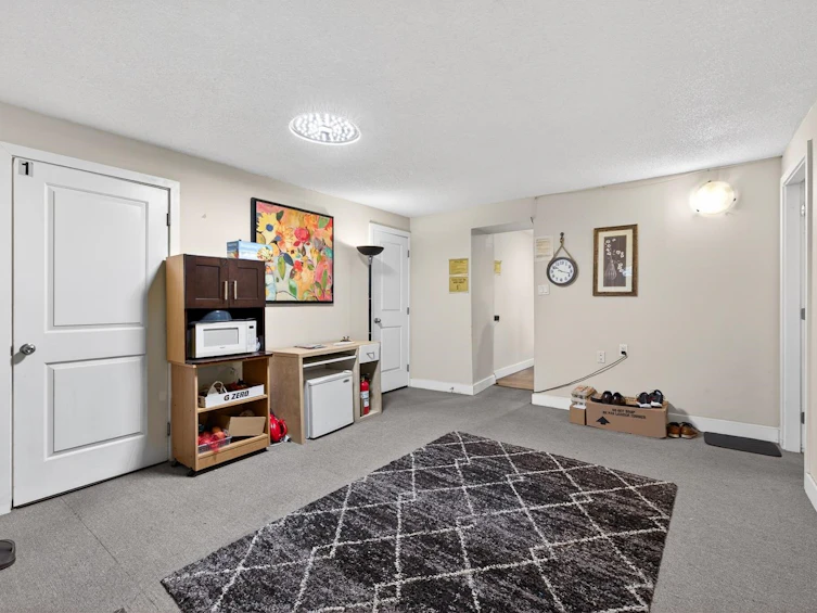 557 E 21st Avenue, Vancouver, BC, V5V 1R5 - 21