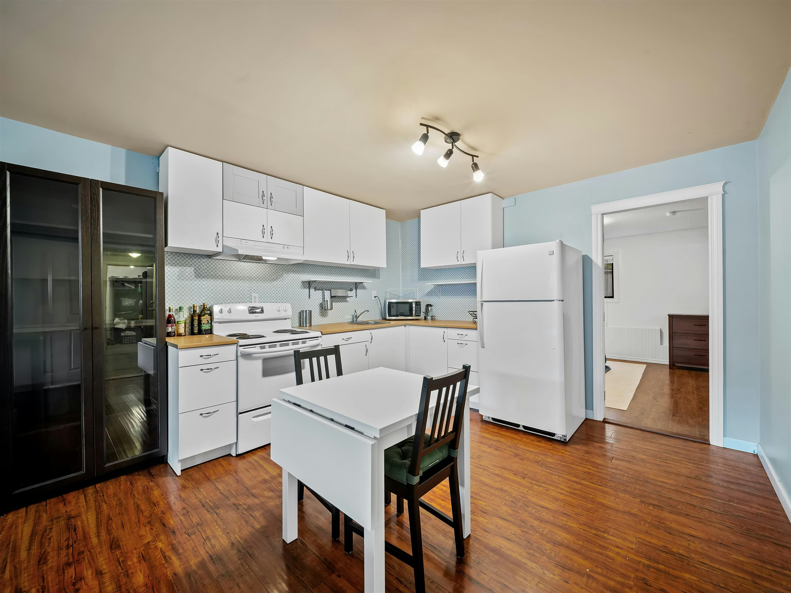 1120 Wallace Court, Coquitlam, BC, V3C 4X4 - 24