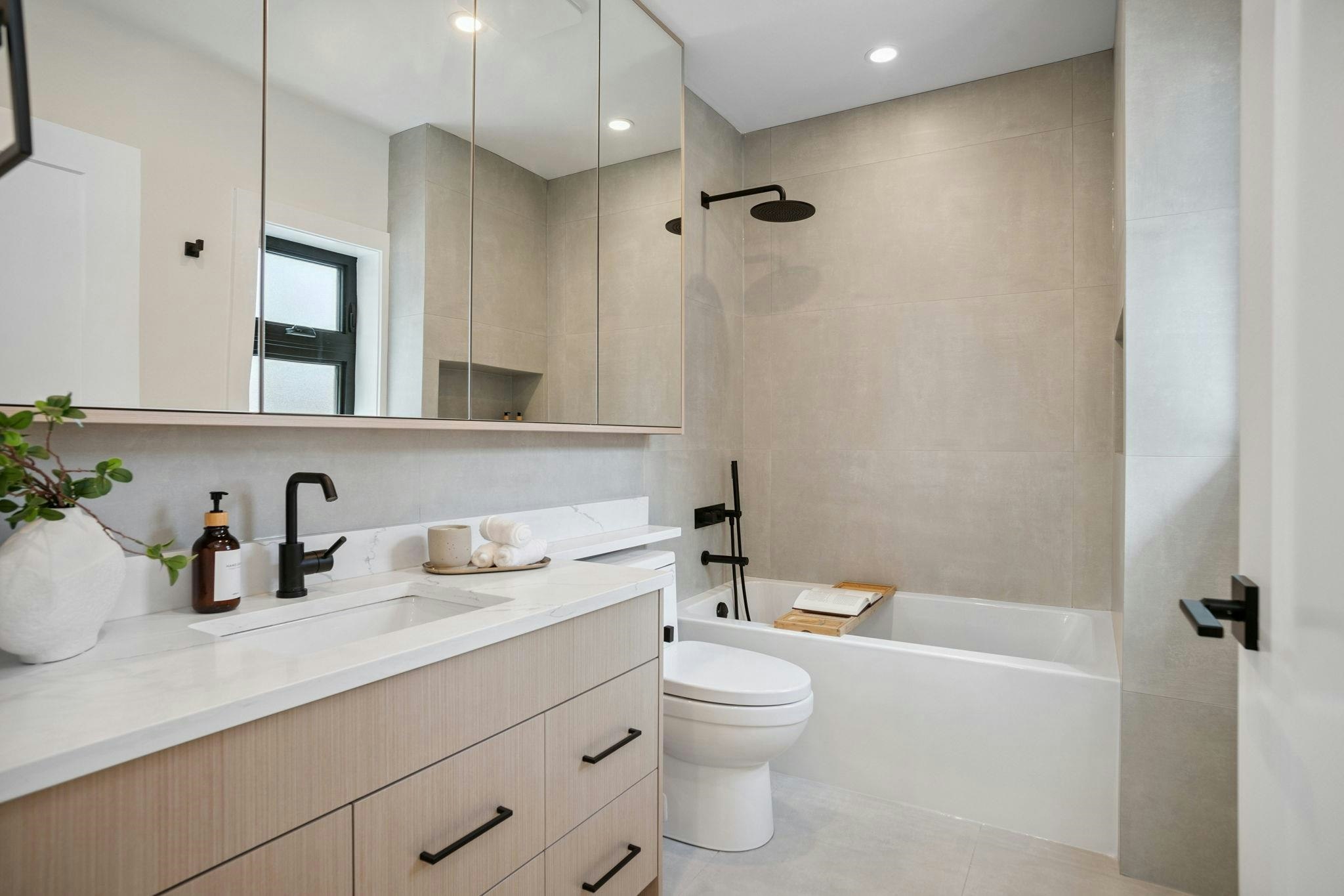 2307 E 3rd Avenue, Vancouver, BC, V5N 4W7 - 23