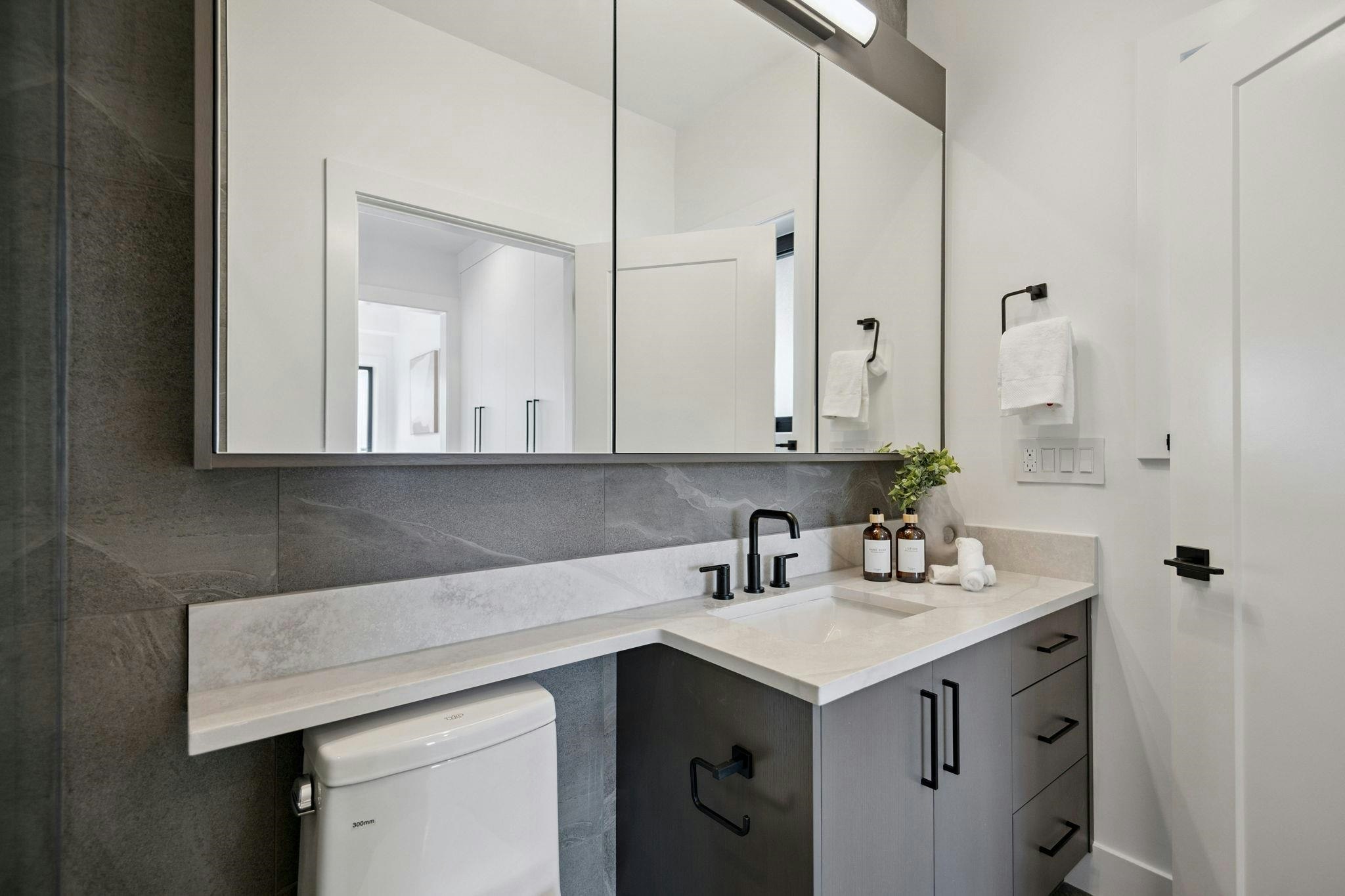 #2-1079 E 14th Avenue, Vancouver, BC, V5T 2P1 - 27