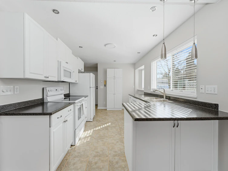 113-14271 18a Avenue, Surrey, BC, V4A 7N8 - 7
