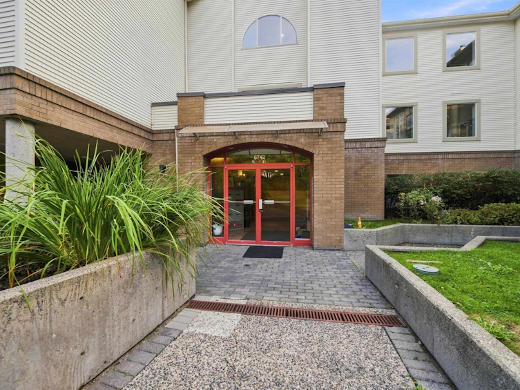 207-6742 Station Hill Court, Burnaby, BC, V3N 4V2 - 25