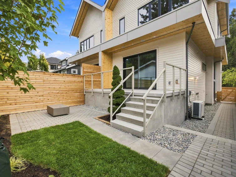 3549 W 38th Avenue, Vancouver, BC, V6N 2X9 - 2